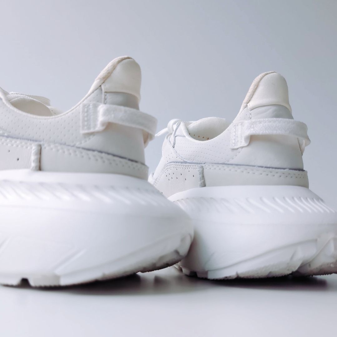 UGG M CA805 V2 NUBACK | 25.0cm | 1134958-WHT-07