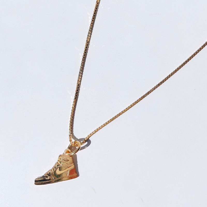 「SNEAKER TRIBUTE NEACKLACE」スニーカーチャームネックレス : SNKR_TRIBUTE / GOLD ゴールド