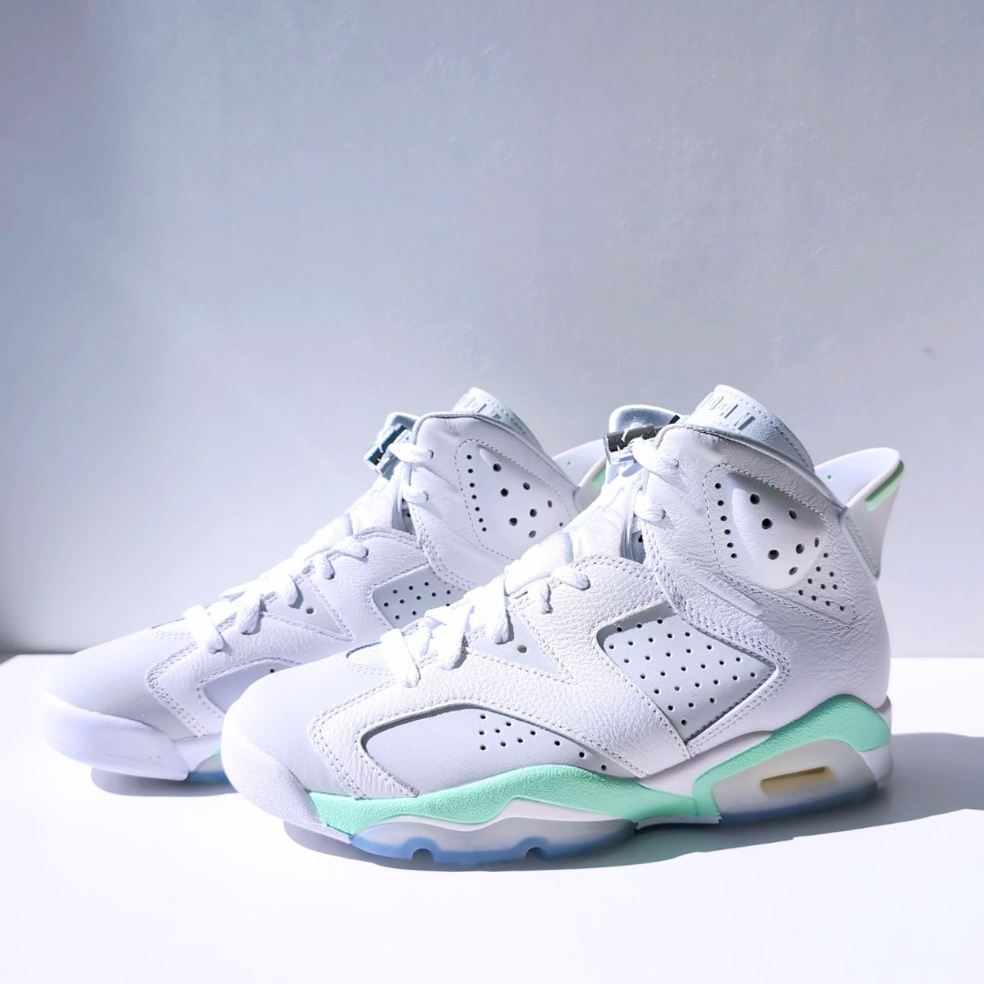 NIKE WMNS AIR JORDAN 6 