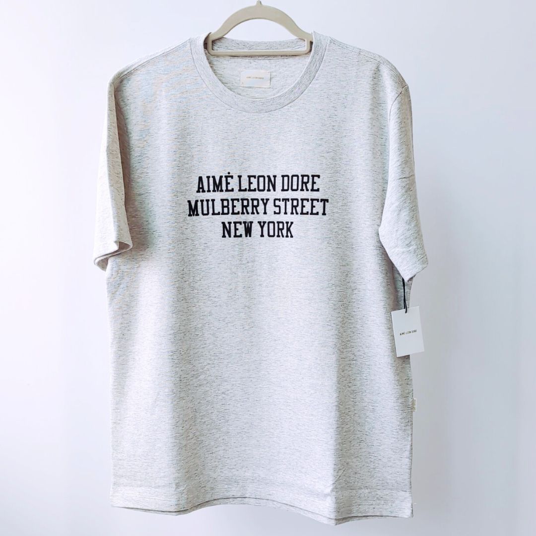 Aime Leon Dore NY店舗限定！Mulberry Exhibition Tee』エメ レオン 