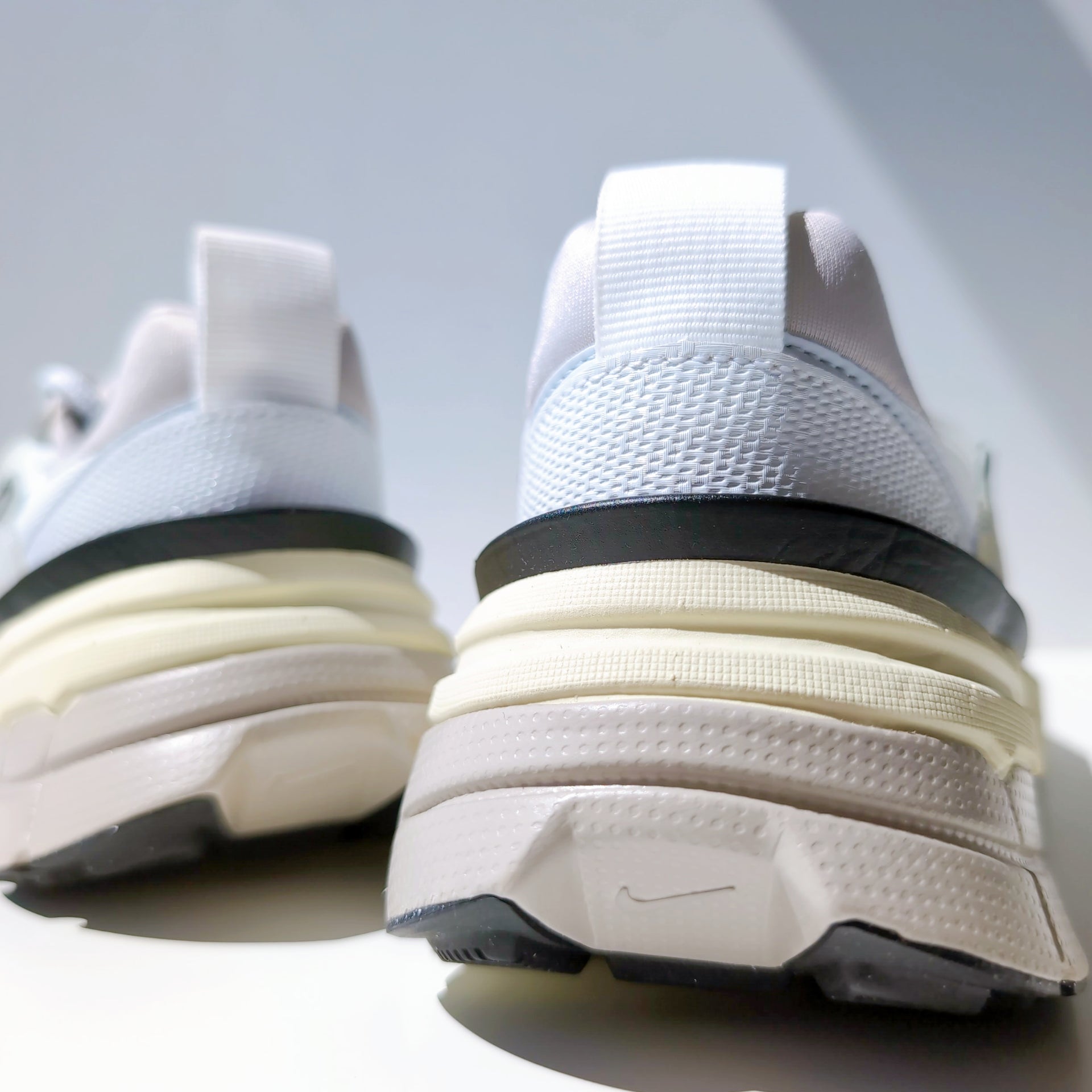 W NIKE V2K Run "Metallic Silver"|25.5cm|FD0736-100