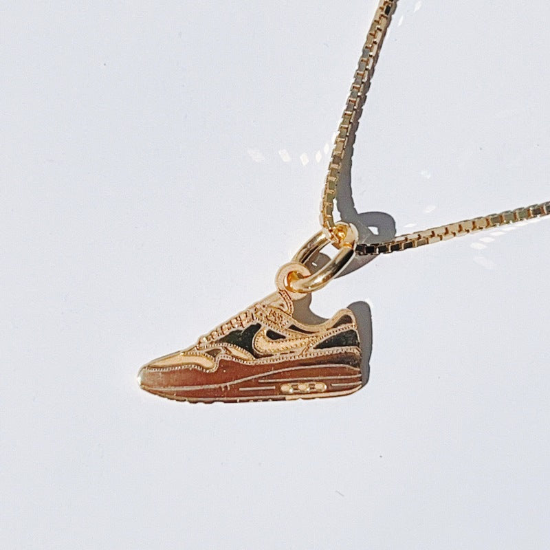 「SNEAKER TRIBUTE NEAKLACE」スニーカーチャームネックレス : AIR MAX 1 TRIBUTE / GOLD ゴールド