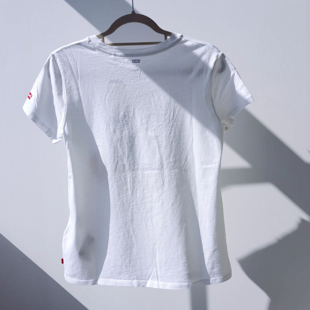 『Levi’s × Disney』ミッキーマウスTee デニムを履いたミッキー