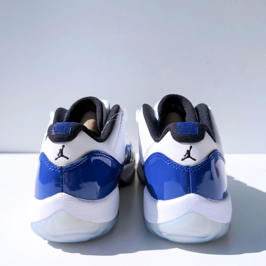 NIKE WMNS AIR JORDAN 11 LOW "CONCORD SKETCH" | 24.5cm | AH7860-100