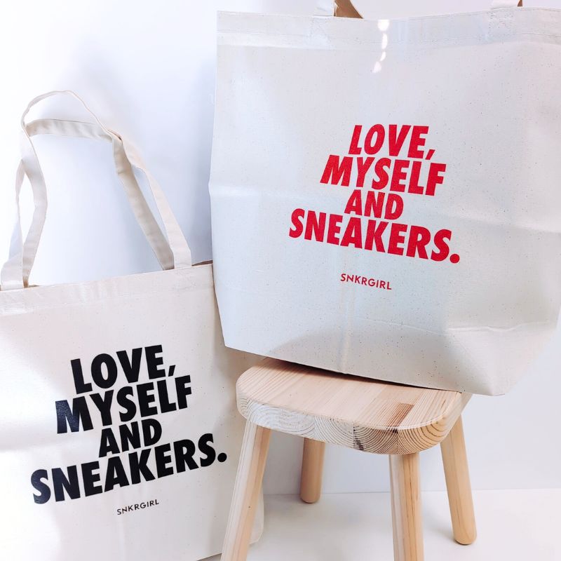 【SNKRGIRL Original】オリジナルトートバッグ : ブラックロゴ (セール対象商品)