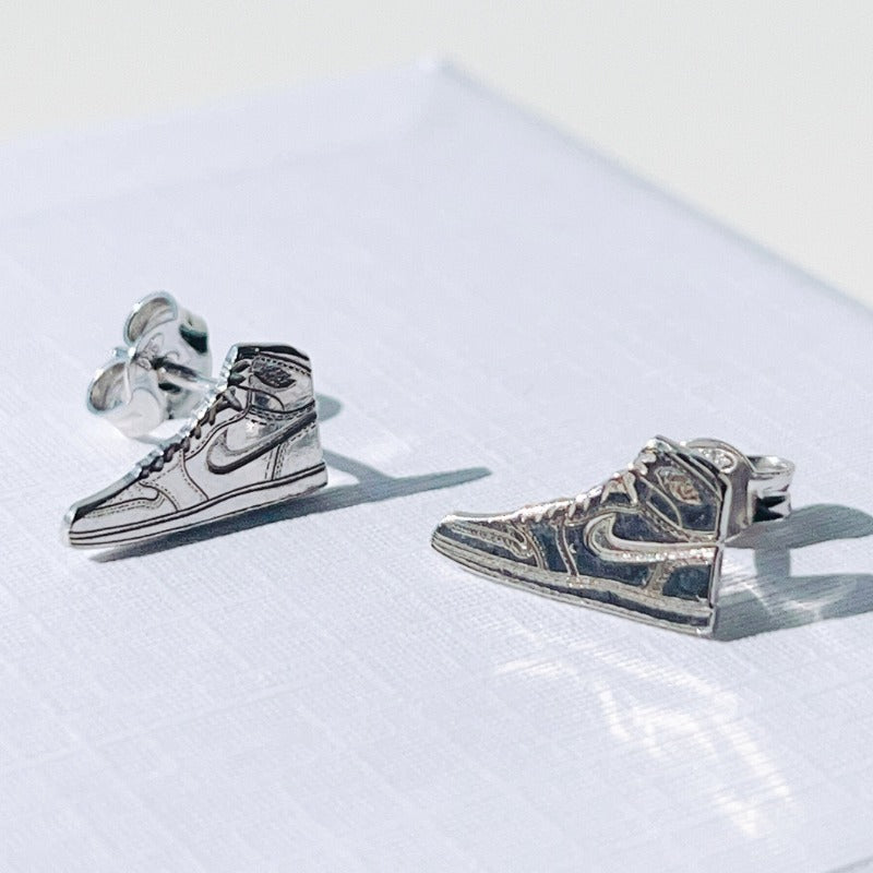 「SNEAKER TRIBUTE EARRINGS」スニーカーチャーム ピアス : SNEAKER TRIBUTE / SILVER シルバー