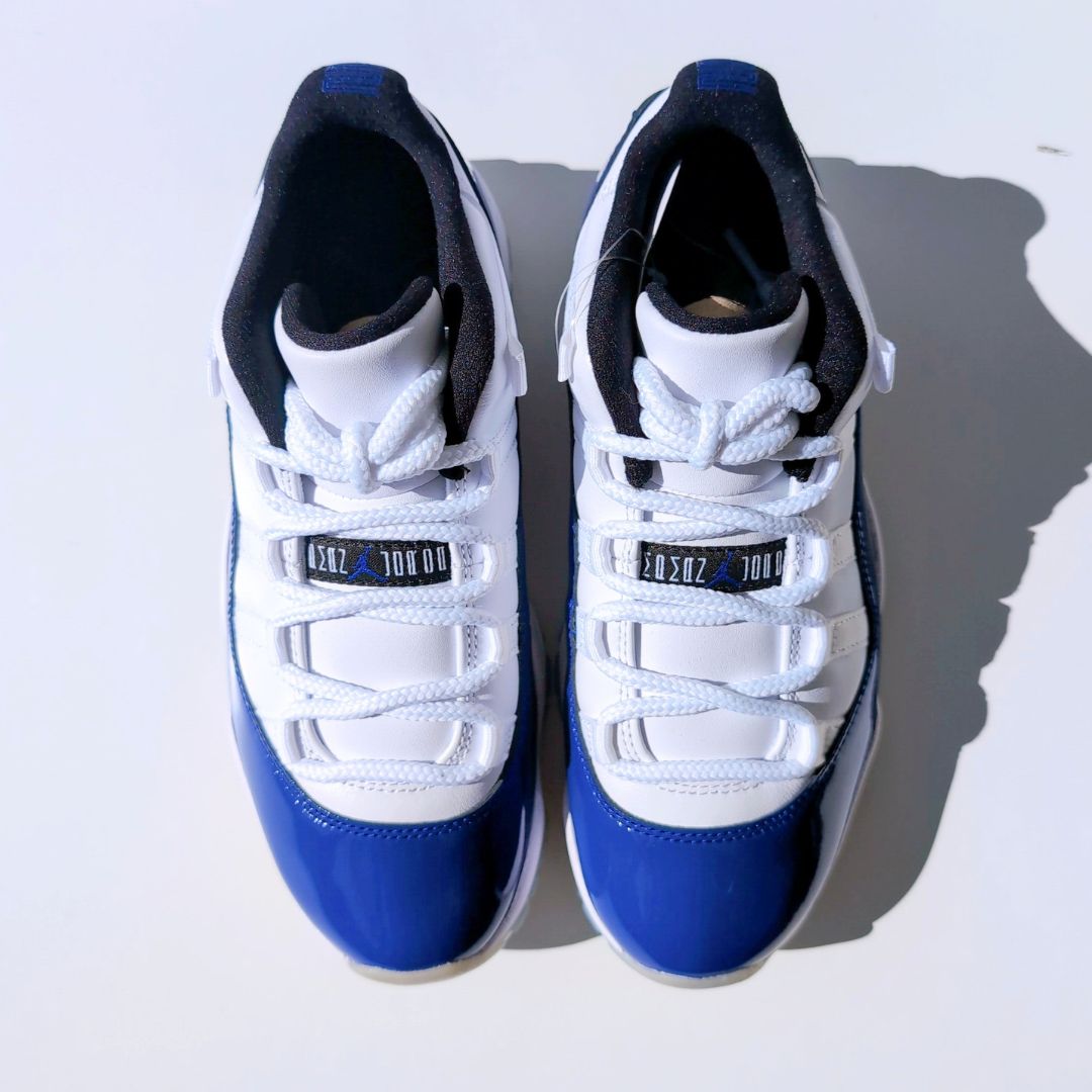 NIKE WMNS AIR JORDAN 11 LOW "CONCORD SKETCH" | 24.5cm | AH7860-100