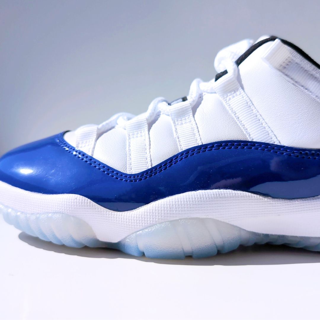 NIKE WMNS AIR JORDAN 11 LOW "CONCORD SKETCH" | 24.5cm | AH7860-100
