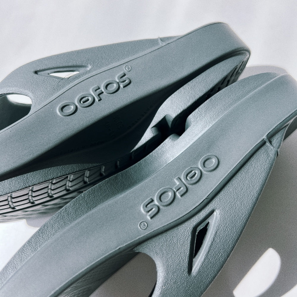 希少22cm!OOFOS ウーフォス OOoriginal リカバリーサンダル カーキ緑 (Olive) (セール対象)