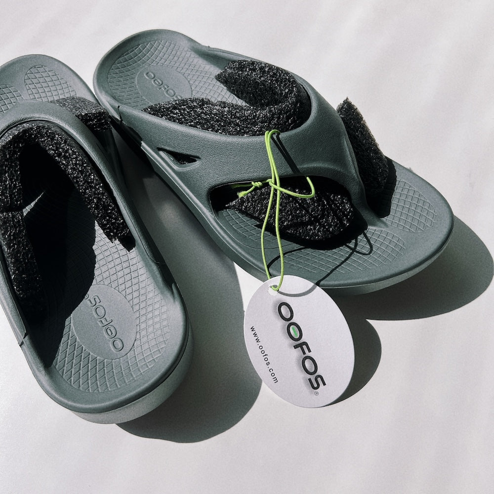 希少22cm!OOFOS ウーフォス OOoriginal リカバリーサンダル カーキ緑 (Olive) (セール対象)