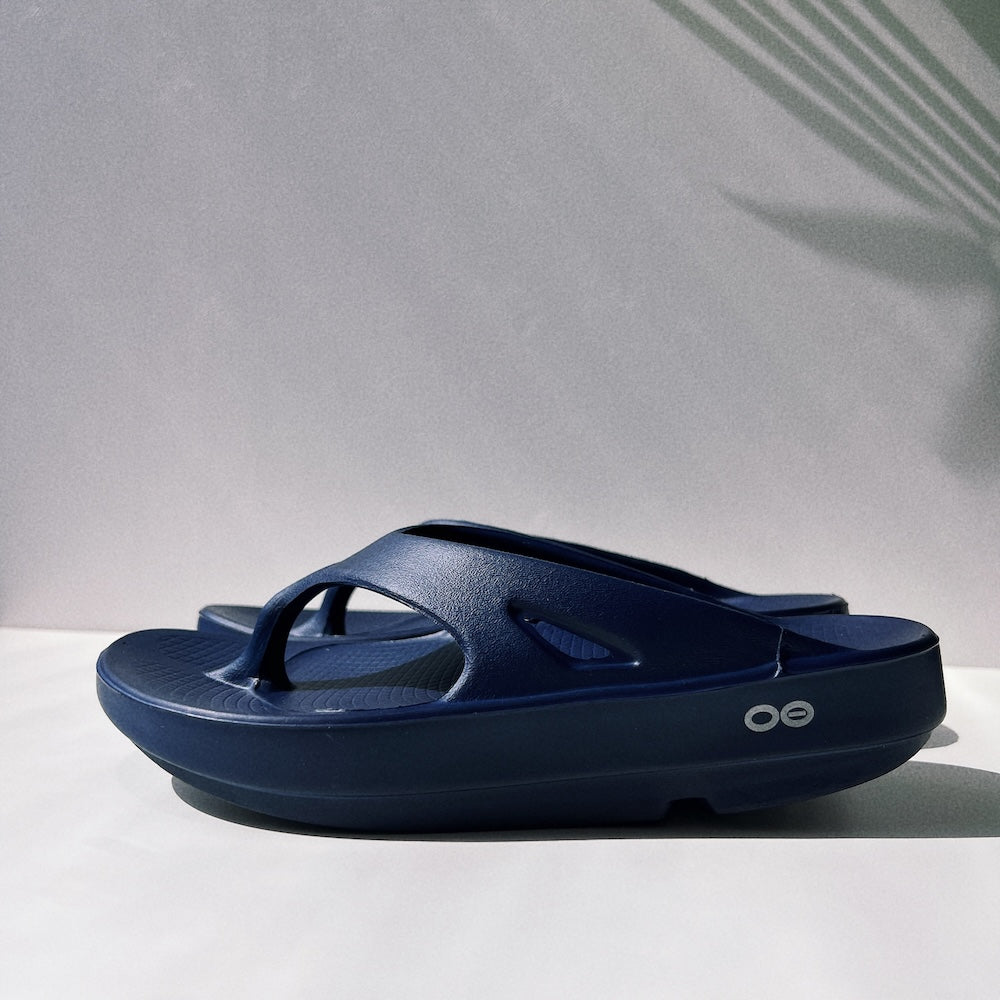 メンズあり!OOFOS ウーフォス OOoriginal リカバリーサンダル ネイビー Navy (セール対象)