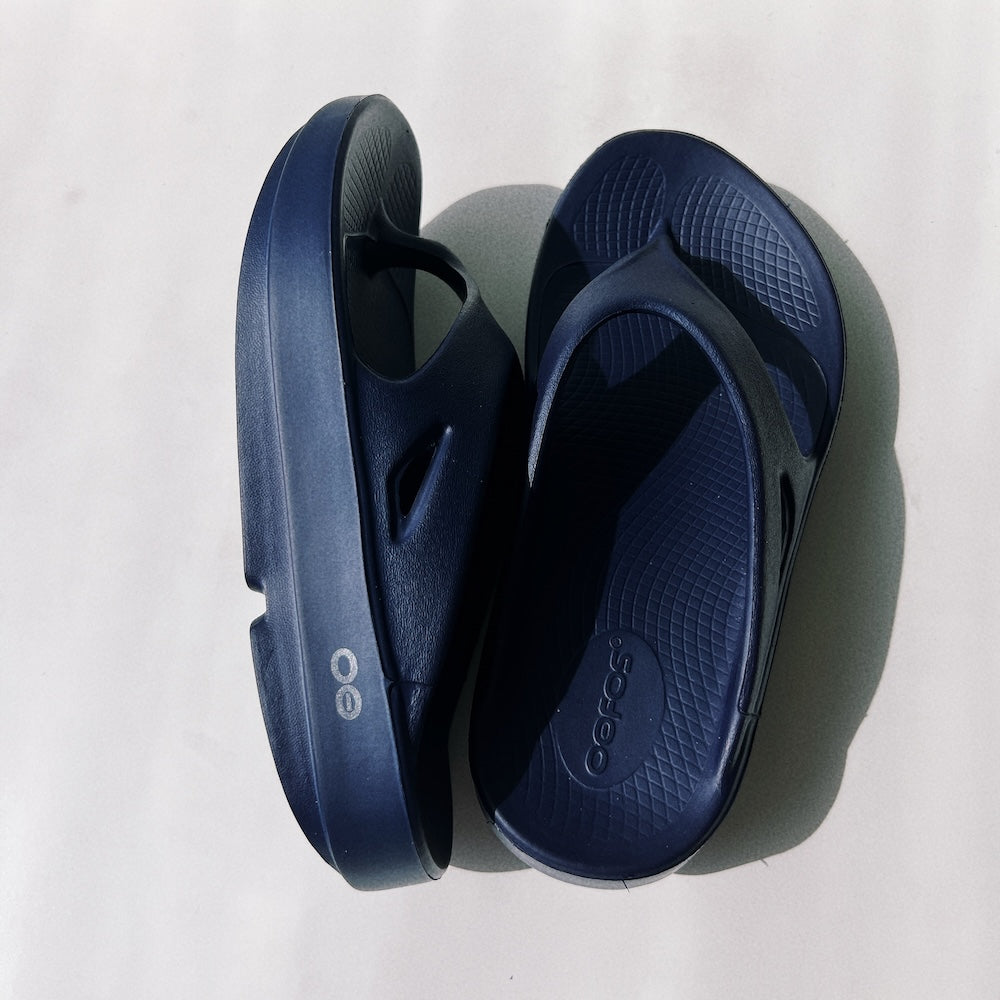 メンズあり!OOFOS ウーフォス OOoriginal リカバリーサンダル ネイビー Navy (セール対象)