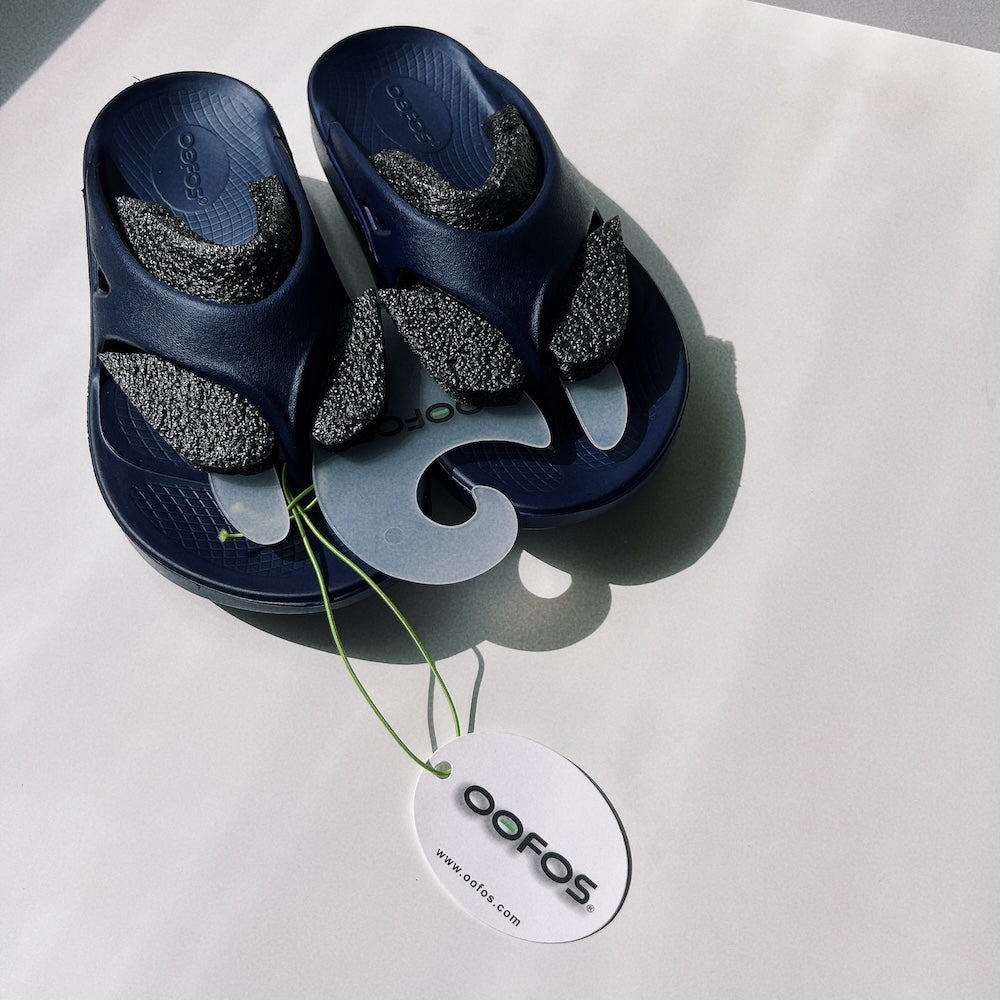 メンズあり!OOFOS ウーフォス OOoriginal リカバリーサンダル ネイビー Navy (セール対象)