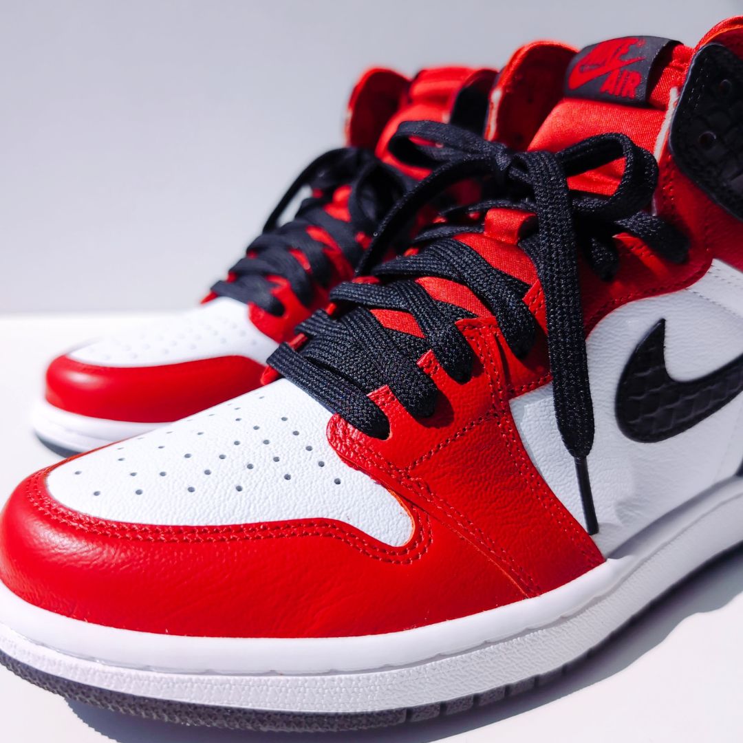 NIKE WMNS AIR JORDAN 1 HIGH OG SATIN コワ RED