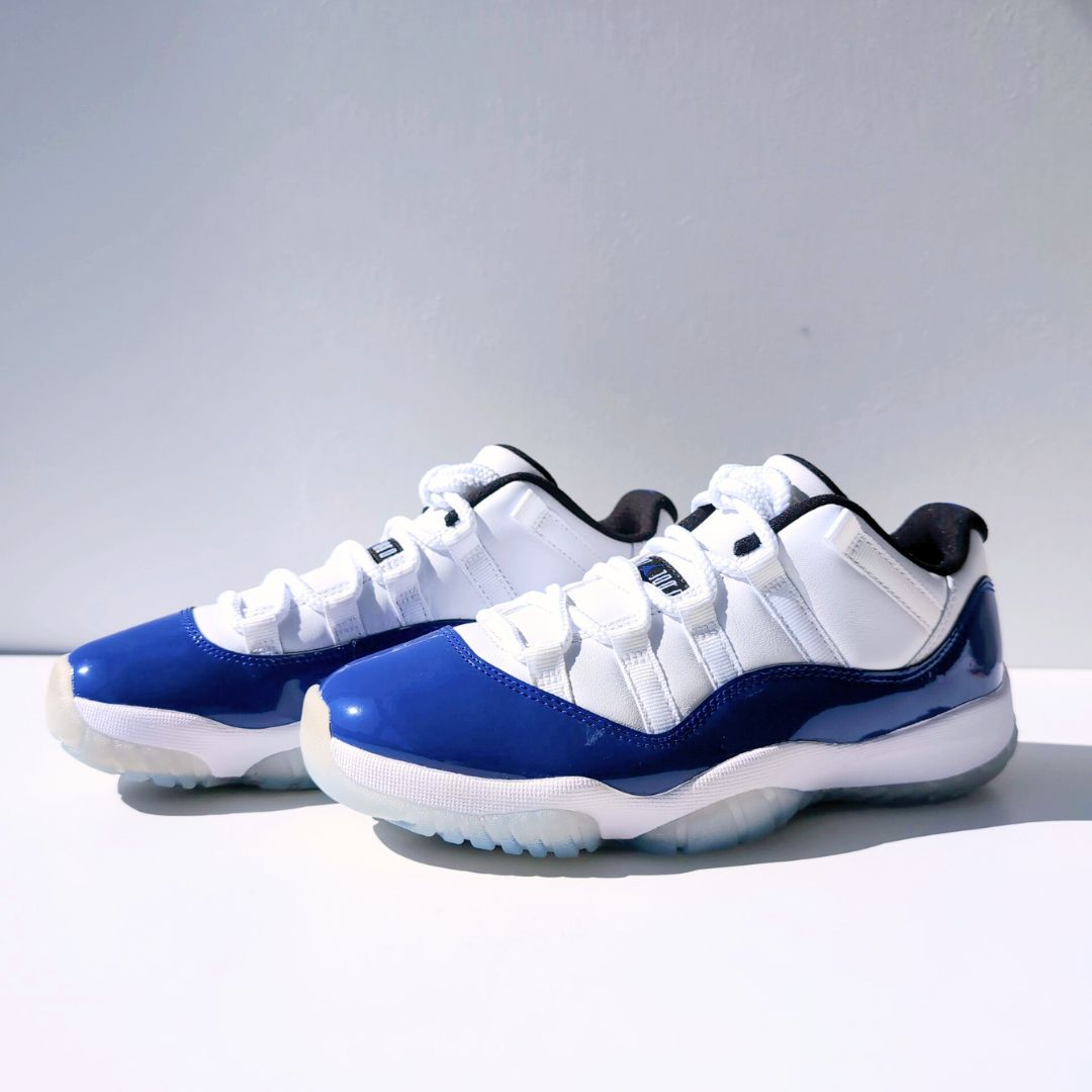 NIKE WMNS AIR JORDAN 11 LOW "CONCORD SKETCH" | 24.5cm | AH7860-100