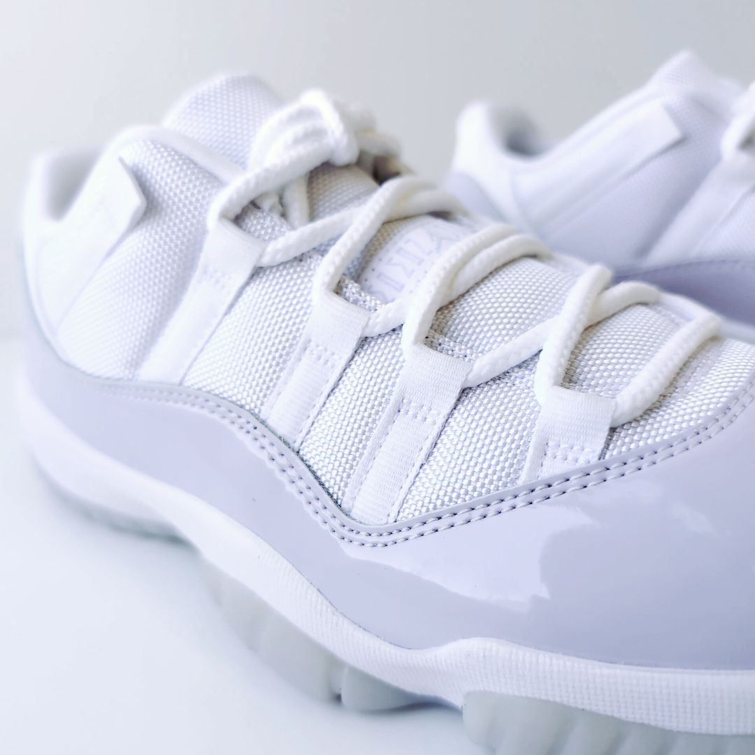 Nike WMNS Air Jordan 11 Low "Pure Violet" | 26.0cm | AH7860-101