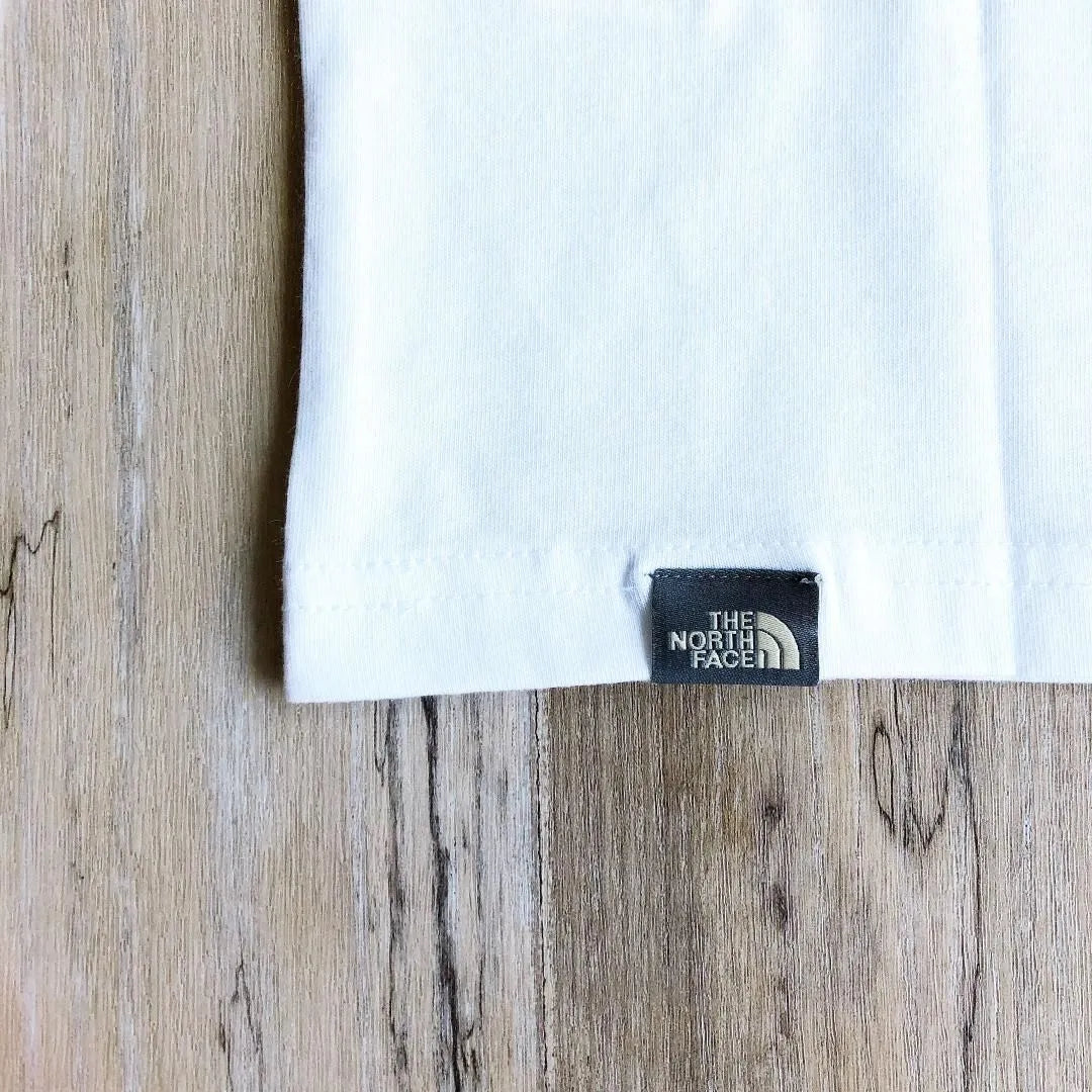 『The North Face Red Box camo long sleeve t-shirt in white』ノースフェイス ボックスロゴロンT カモフラ柄 ホワイト : Sサイズ
